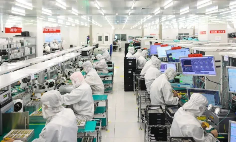 连接器技术发展趋势：从微型化到高速传输的应用前景分析